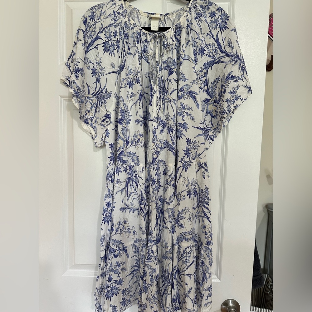 H&M Maternity Blue and White Floral Dress/beach cover size L